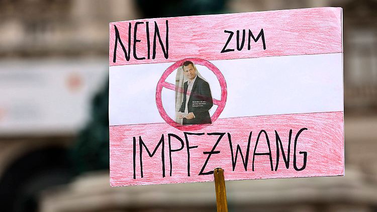 Immer wieder kommt es in Österreich zu großen Protesten gegen die Anti-Corona-Maßnahmen der Regierung.