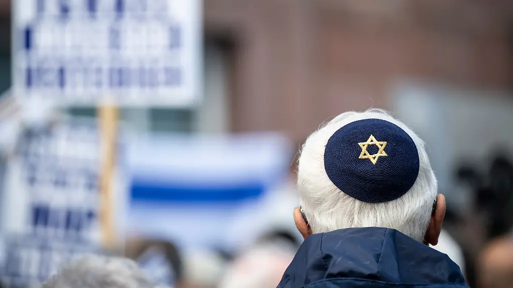 Die-Veranstalter-wuenschen-sich-ein-starkes-Zeichen-der-Muenchnerinnen-und-Muenchner-gegen-Antisemitismus