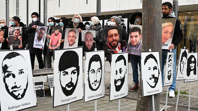 Die "Initiative 19. Februar Hanau" fordert eine lückenlose Aufklärung des Anschlags. 