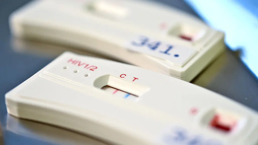 HIV-Schnelltests-zeigen-an-ob-jemand-das-Virus-in-sich-traegt