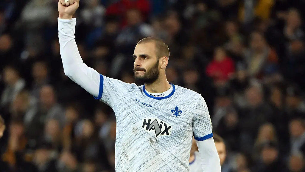 Bejubelt-sein-Kopfball-Tor-Aleksandar-Vukotic