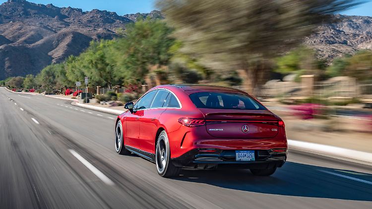 Es bedarf nicht zwingend des Plus-Pakets für den Mercedes-AMG EQS 53. Denn 658 PS und 950 Newtonmeter reichen für alle Belange.