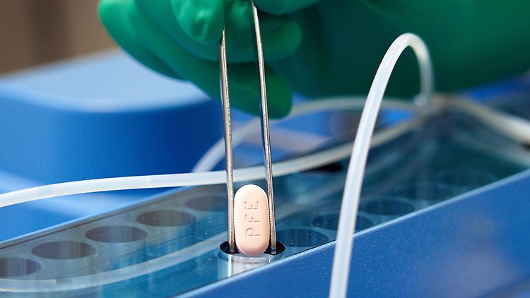 Das Pfizer Medikament-Paxlovid darf in Notfällen schon eingesetzt werden.
