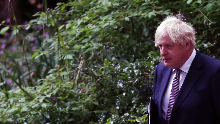 Premier Johnson soll mehrfach gegen die von ihm selbst beschlossenen Kontaktbeschränkungen verstoßen haben.