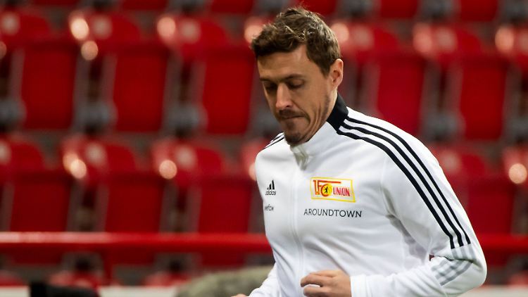 Vor dem Spiel gegen den SC Freiburg am Mittwoch lief er sich zwar warm, blieb aber ohne Einsatz: Max Kruse.