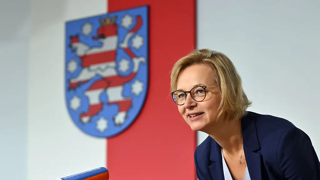 Thueringens-BSW-Chefin-Katja-Wolf-lobt-die-Initiativen-der-beiden-Ministerpraesidenten-Dietmar-Woidke-SPD-Michael-Kretschmer-CDU-und-des-Thueringer-CDU-Chefs-Mario-Voigt-fuer-mehr-Diplomatie