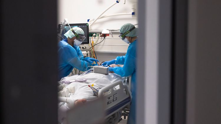 Viele Intensivstationen arbeiten bereits an der Belastungsgrenze.