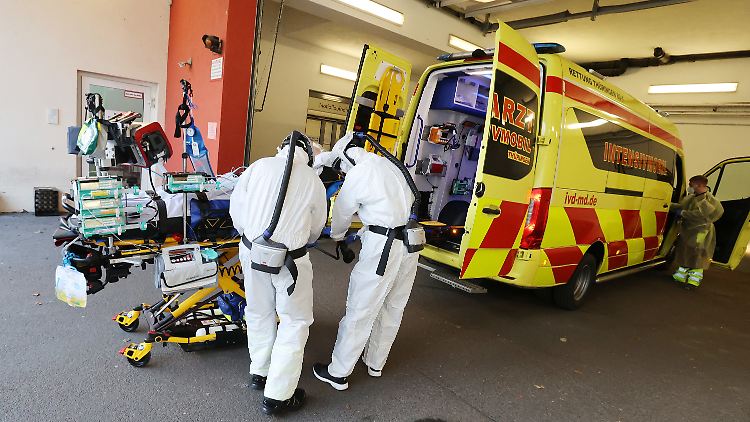 Die Kliniken fordern schnelles Handeln, falls sich die Prognosen zu Omikron bestätigen.