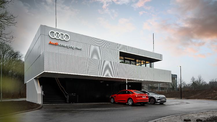 Der Audi Charging Hub am Rande von Nürnberg ist ein Versuch. Nur wenn der funktioniert, werden weitere der Luxus-Ladeplätze entstehen.