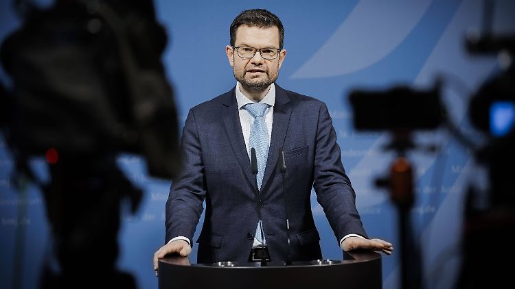 Zieht stichprobenartigen Kontrollen von Nachweisen einem nationalen Impfregister vor: Justizminister Buschmann.