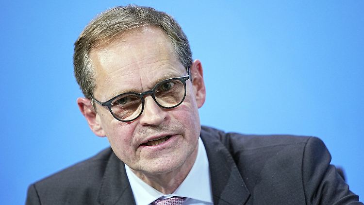 Nach sieben Jahren im Amt des Regierenden Bürgermeisters von Berlin hat Michael Müller am 21. Dezember sein Amt an Franziska Giffey übergeben. Seit der Bundestagswahl im September ist der SPD-Politiker Bundestagsabgeordneter.