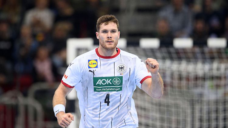 Johannes Golla führt das DHB-Team an.