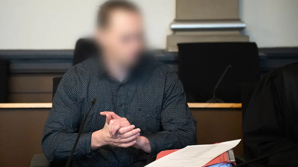 Der-Angeklagte-schweigt-weiter