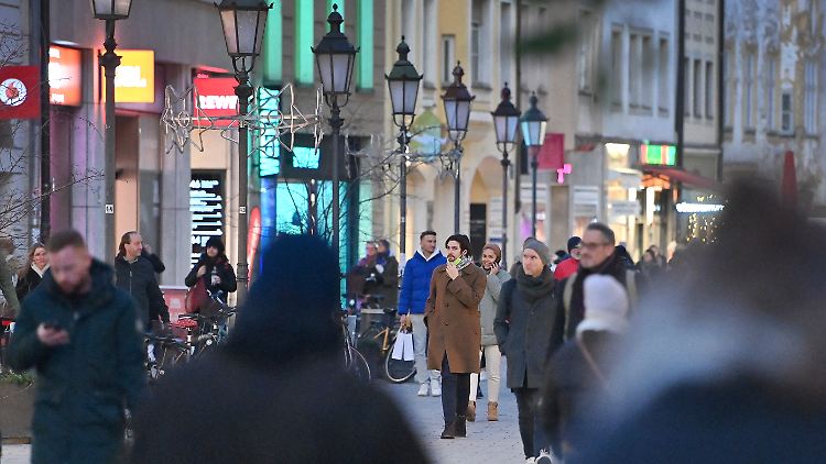In München ist die Omikron-Variante weiter verbreitet als angenommen. Noch dominiert aber die Delta-Variante.