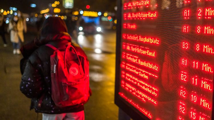 Die Weihnachtsferien stehen vor der Tür: Das RKI meint, sie sollten verlängert werden.