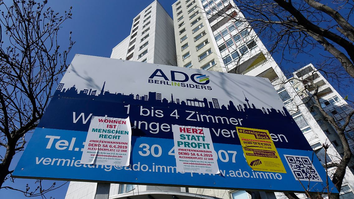 Der aus einer Fusion der Adler Real Estate und der Ado Properties hervorgegangenen Konzern geriet in Verdacht die Bilanz aufgeblasen und Kapital abgezweigt zu haben. Das Unternehmen weist alle Vorwürfe, zurück. Aber das Vertrauen der Anleger ist offenbar stark beschädigt: Die Aktie liegt 61 Prozent im Minus in diesem Jahr bislang.