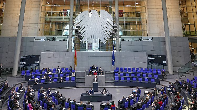 Zahlreiche Verteidigungspolitiker erhielten eine Warnung über ihre Corona-App.