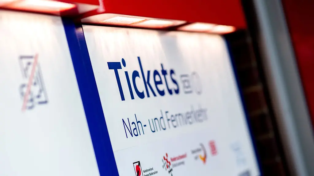Am-Ticketautomaten-muessen-Kunden-des-VBN-ab-dem-kommenden-Jahr-tiefer-in-die-Tasche-greifen