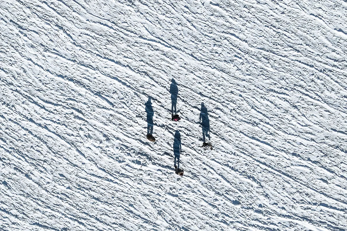 epi-222679358-Frozen-Shadows-Yevh