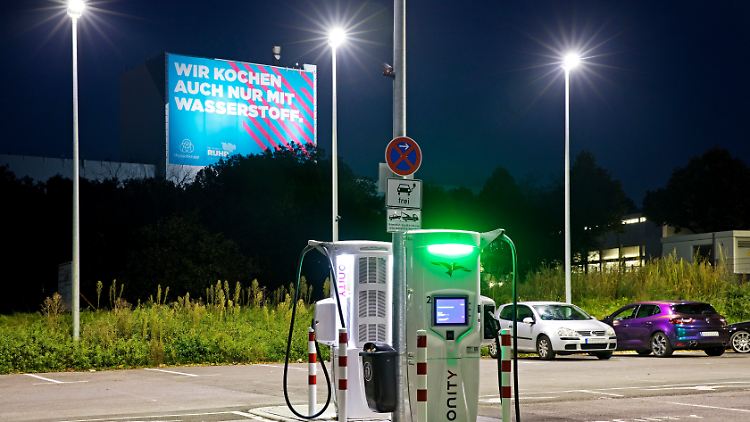 Die ersten Lieferungen nachhaltiger Energieträger auf Wasserstoffbasis nach Deutschland und Europa sind für das Jahr 2024 geplant.