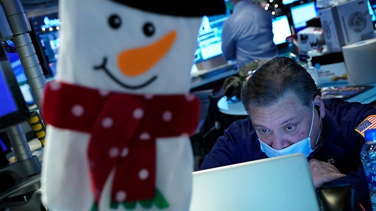 Drei Tage geht es aufwärts und nun ist Weihnachten: Die Wall Street legt eine kleine Sause hin.