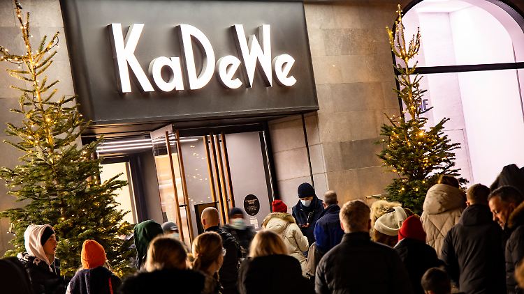 Die KaDeWe Group ist nur eine von vielen Ketten, die Central und Signa in Europa betreiben.