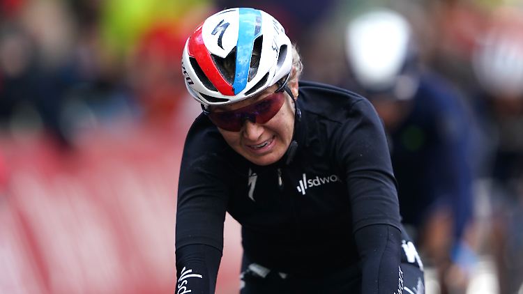Welche gesundheitlichen Folgen der schwere Unfall von Amy Pieters hat, ist noch ungewiss.