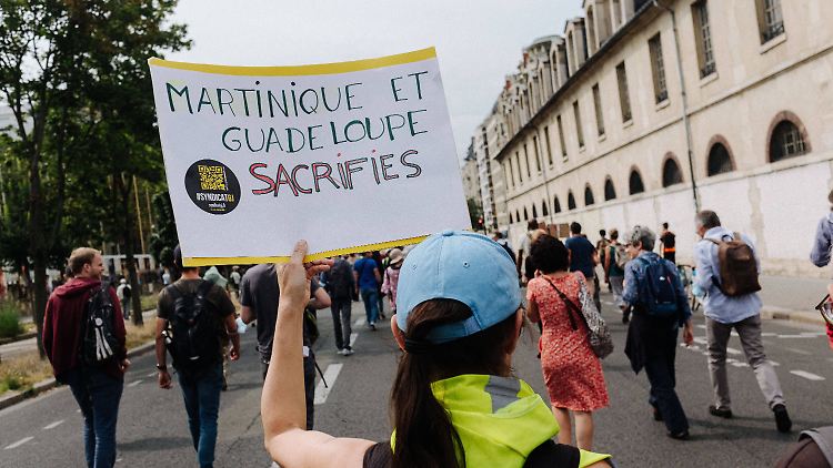 Bereits gegen den Gesundheitspass waren einige Menschen in Guadeloupe auf die Straße gegangen.