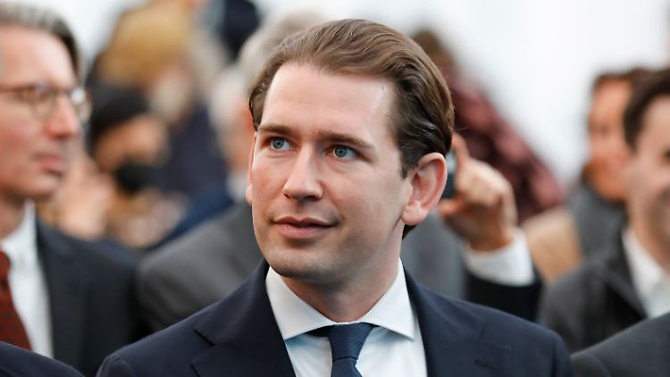 Seine Weihnachtsgrüße verfasst Kurz schon mal auf Englisch.