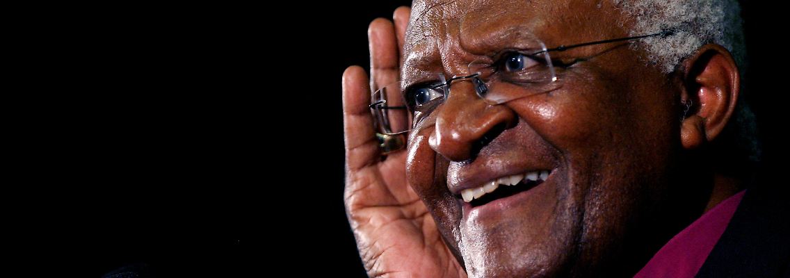2021-12-26T071100Z_1428845498_RC2EM47AQATX_RTRMADP_3_SAFRICA-TUTU.JPG