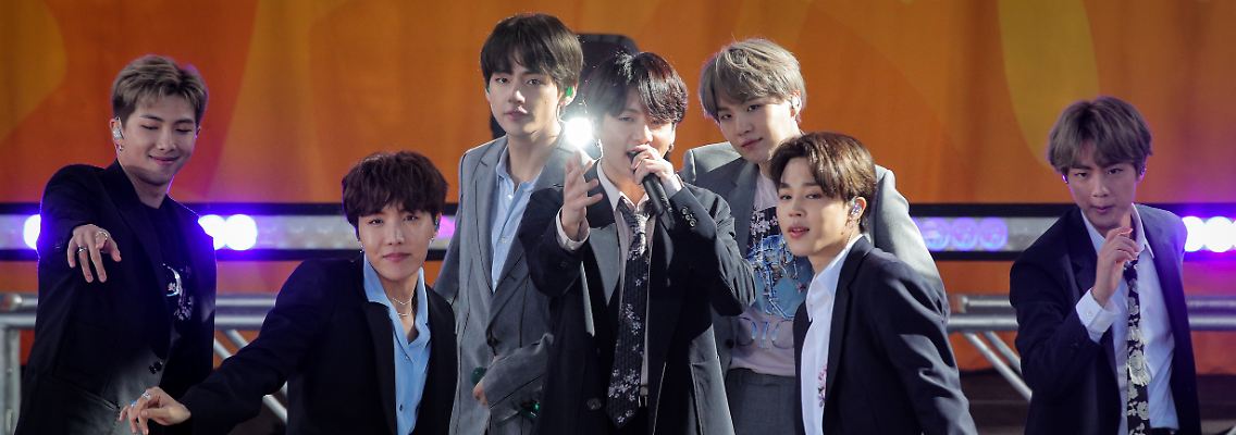 2019-05-15T154508Z_1649928063_RC1FD5502410_RTRMADP_3_MUSIC-BTS-GMA.JPG