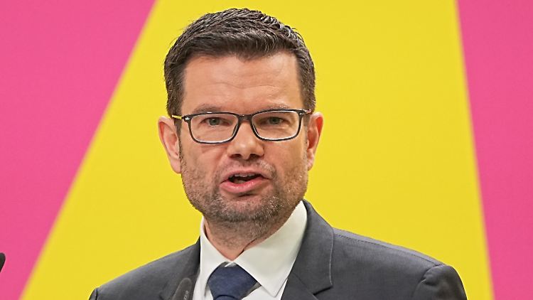 "Deutschland kann stolz sein auf seine hervorragend qualifizierte und unabhängige Richterschaft", sagt Buschmann.