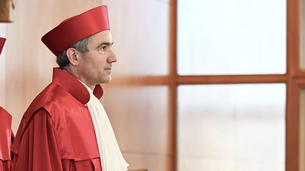 8198c98e75aaee6cca32476bac96d976