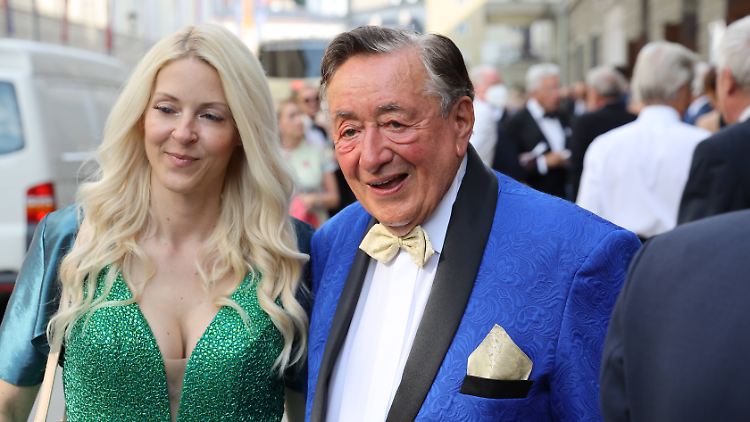 Die letzte Ehe - zumindest für Richard Lugner, wie er sagt. Hier im Bild mit Simone Reiländer im Jahr 2021. 