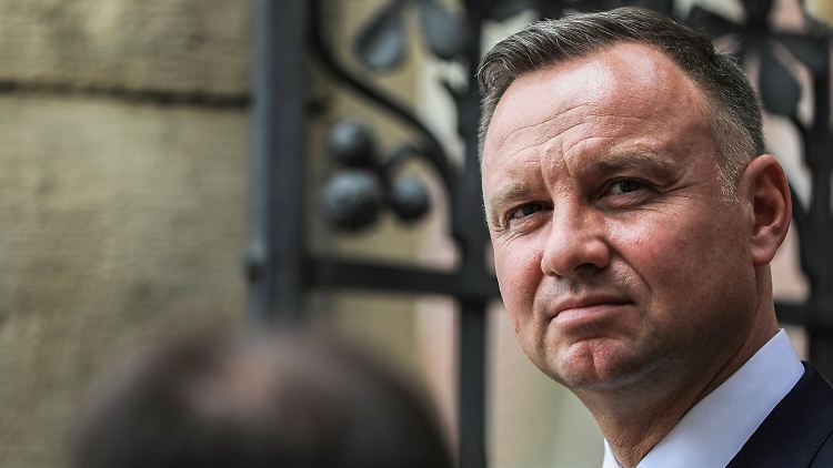 Polens Präsident Duda blockiert das Inkrafttreten des umstrittenen Gesetzes.