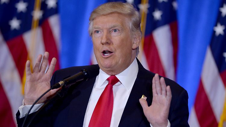"Die Impfstoffe wirken", hatte Trump gesagt. "Die Leute sterben nicht, wenn sie sich impfen lassen."