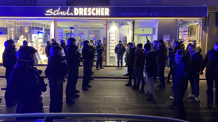 Polizei und Protestler standen sich in Schweinfurt gegenüber. 