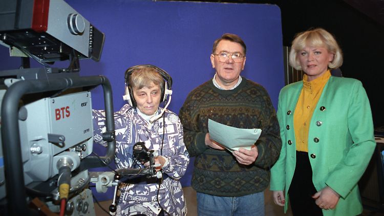 Auch für sie gingen am 31. Dezember 1991 die Lichter aus: Hanna Christian war die älteste Kamerafrau des DFF, Gerhard Schalewa Regisseur der Sendung "Sport Aktuell" und Sibylle Künstler Sportmoderatorin (Bild vom 27. Dezember 1991)