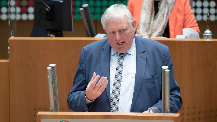 Minister Laumann setzt den GMK-Beschluss in NRW nicht um: Auch Geboosterte sollen sich bei 2G Plus testen lassen.