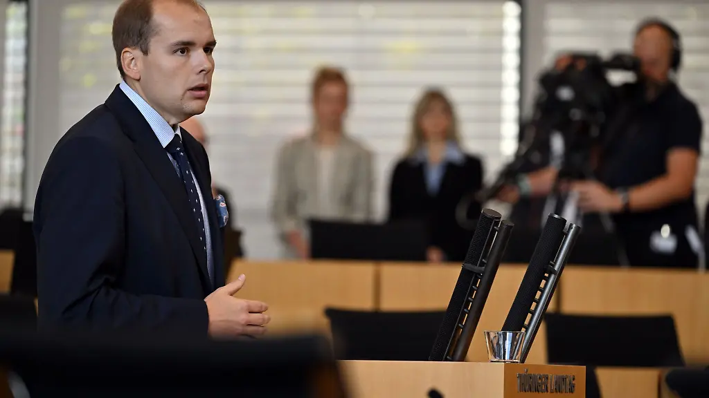 Laut-parlamentarischen-Geschaeftsfuehrer-Torben-Braga-will-die-Thueringer-AfD-Fraktion-gegen-die-Begrenzung-der-Ausschussgroessen-auf-zwoelf-Mitglieder-juristisch-vorgehen