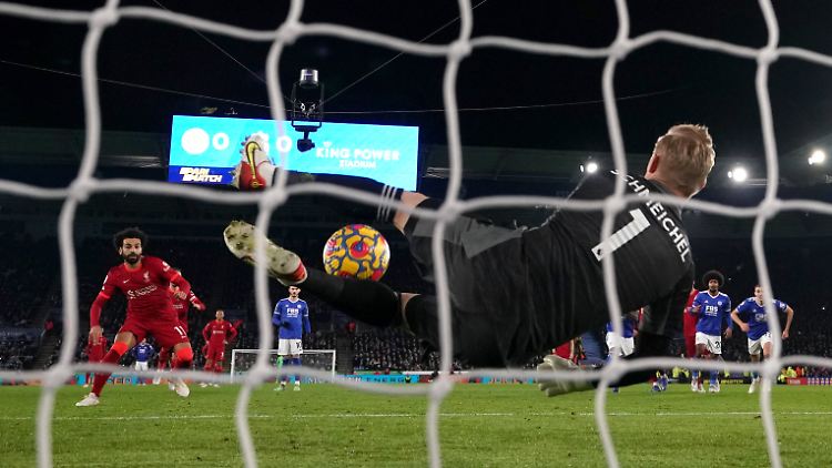 Schmeichel hält überragend.