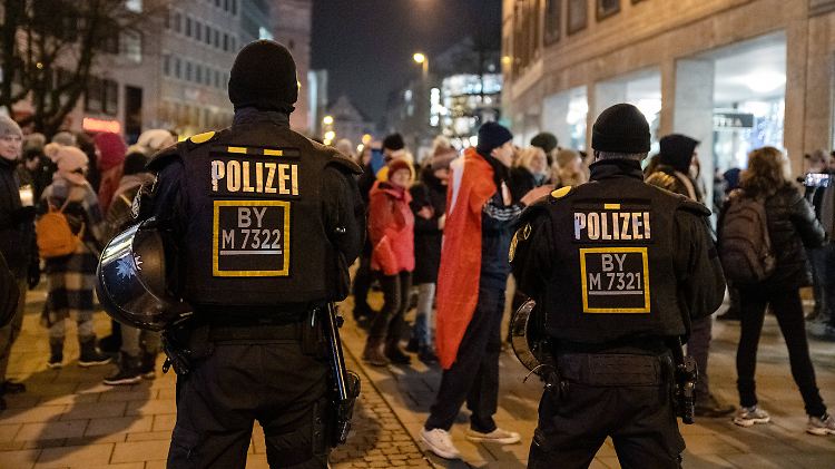 In München sollen sich Bilder wie letzte Woche nicht wiederholen. Dort überrannten Demonstranten Polizeiketten.