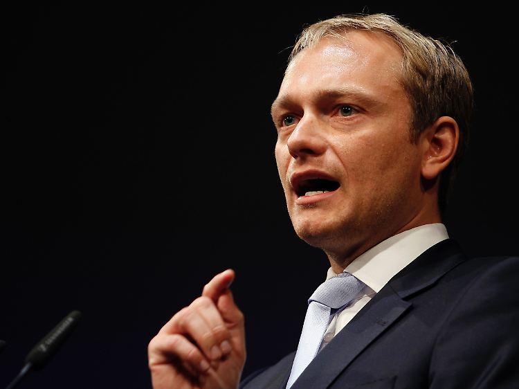 Christian Lindner sieht die FDP in einer Bewährungsprobe - näher wagte sich kein Redner in Stuttgart an die Realität heran.