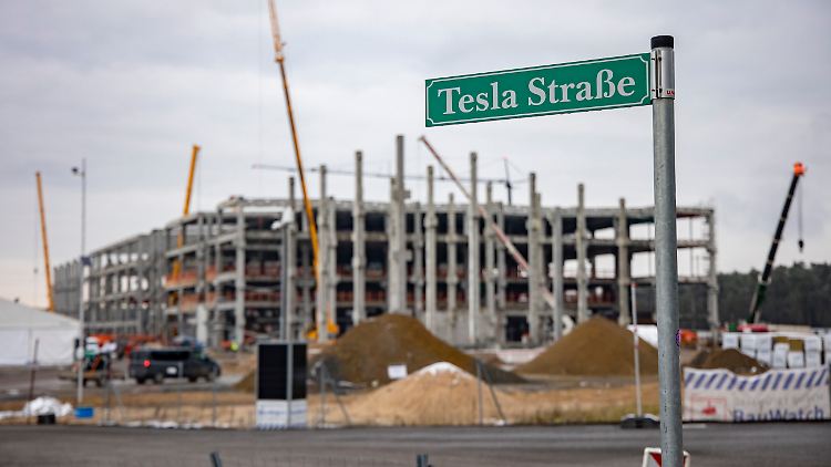 Der Start der Massenproduktion war laut Tesla stets für 2022 geplant.