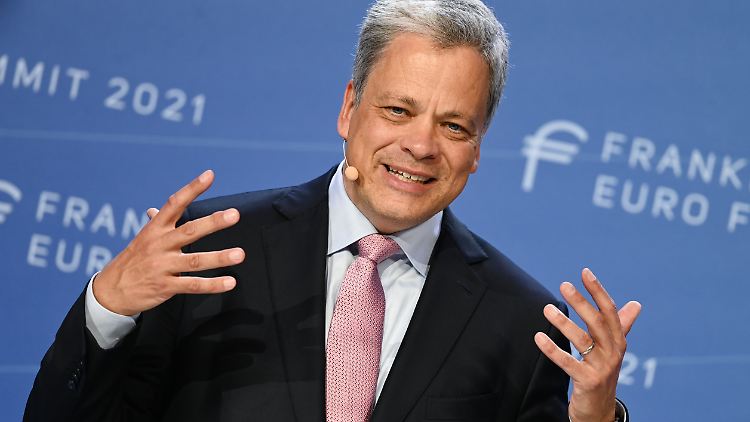 "Natürlich reicht es nicht, zu schrumpfen und Kosten zu senken", sagt Knof.