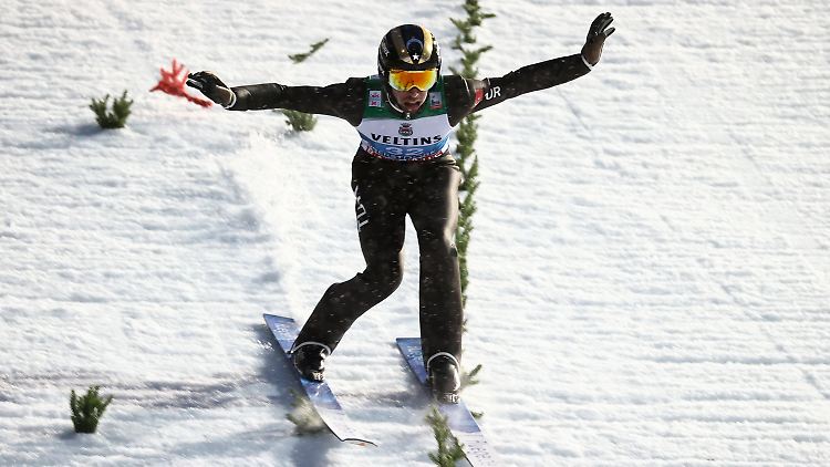 Zwei Weltcuppunkte sichert sich Ipcioglu in Oberstdorf.