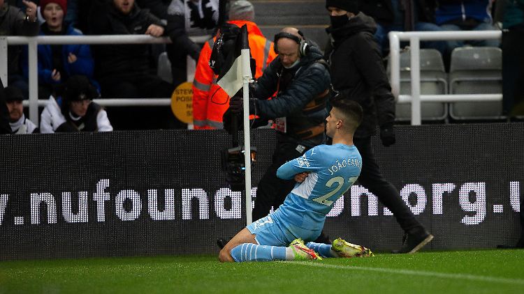 Cancelo feiert seinen Treffer beim 4:0 gegen Newcastle United. 