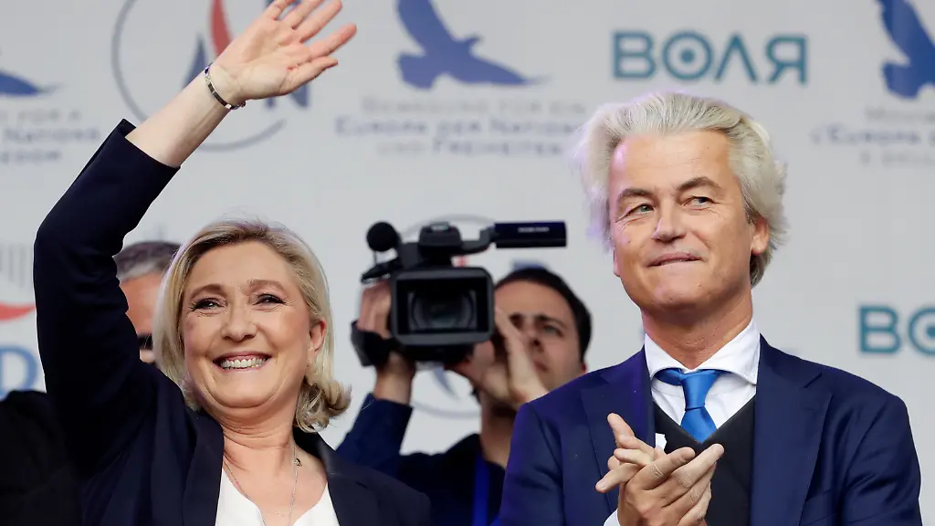 2019-04-25T000000Z-1470850951-RC1F91990320-RTRMADP-3-CZECH-EU-PROTEST