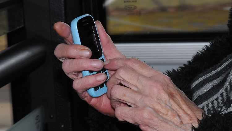 Zu den Nutzern der MMS zählen unter anderem jene, die kein Smartphone, sondern noch ältere Handy-Modelle in Gebrauch haben.