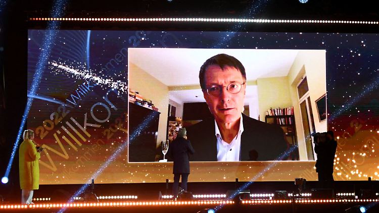 Lauterbach wurde per Video zu der Silvestershow zugeschaltet.